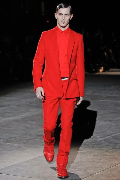 Look 33